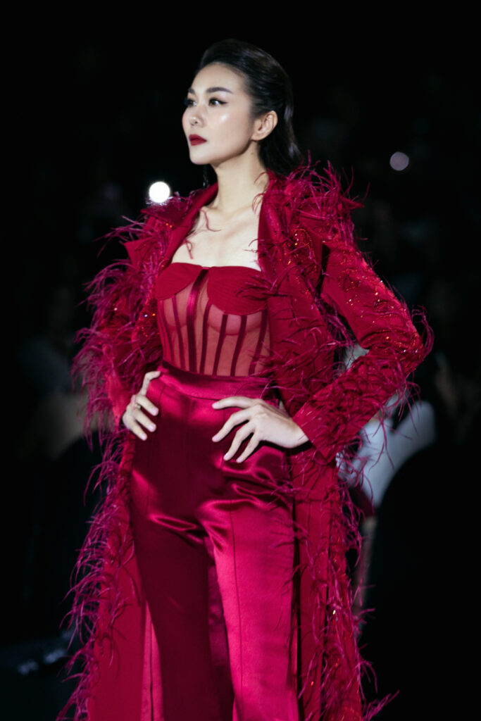 Cây đại thụ" tài năng của làng mốt Việt​