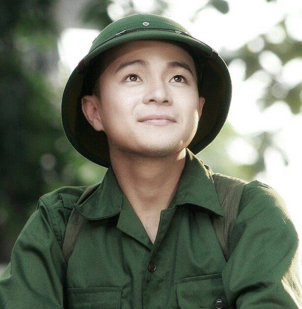 chàng ca sĩ Nguyễn Xuân Tuấn Dương thấm nhuần, ghim chặt và khai thác như nguồn cảm xúc cốt lõi để cất vang tiếng hát về quê hương đất nước với niềm tự hào khắc sâu nhất.