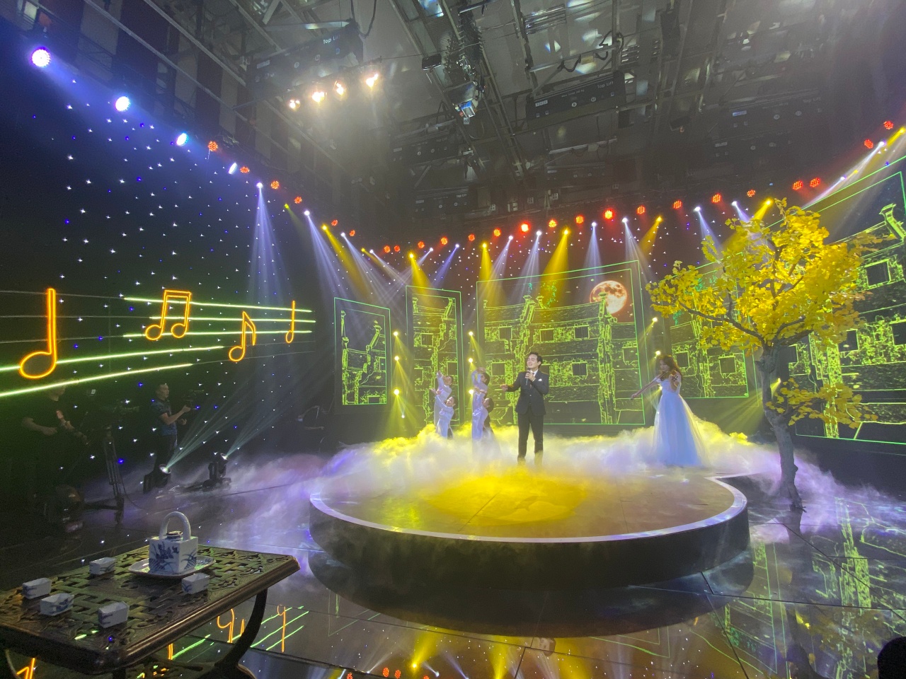 Hát bất kỳ ca khúc nào Nguyễn Xuân Tuấn Dương đều tìm hiểu kĩ về ngọn ngành nguồn gốc, giai thoại mà nó ra đời câu chuyện của tác giả