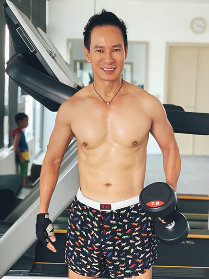 Cơ bắp Lý Hải ở tuổi 52