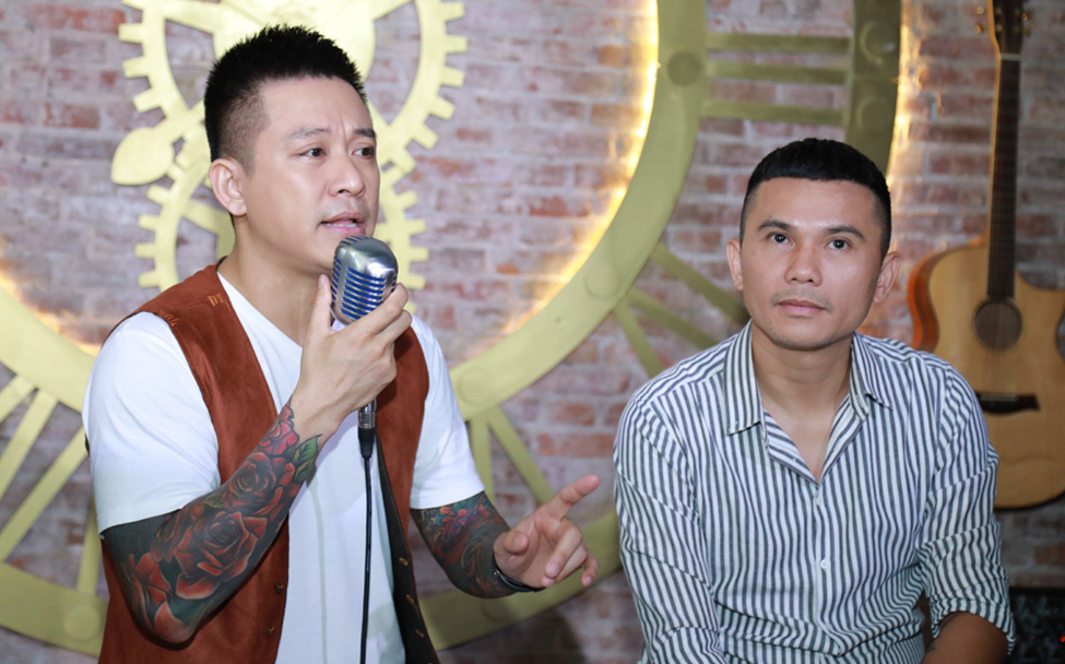 Figure 4 Ca sĩ Tuấn Hưng và nhạc sĩ Tú Dưa